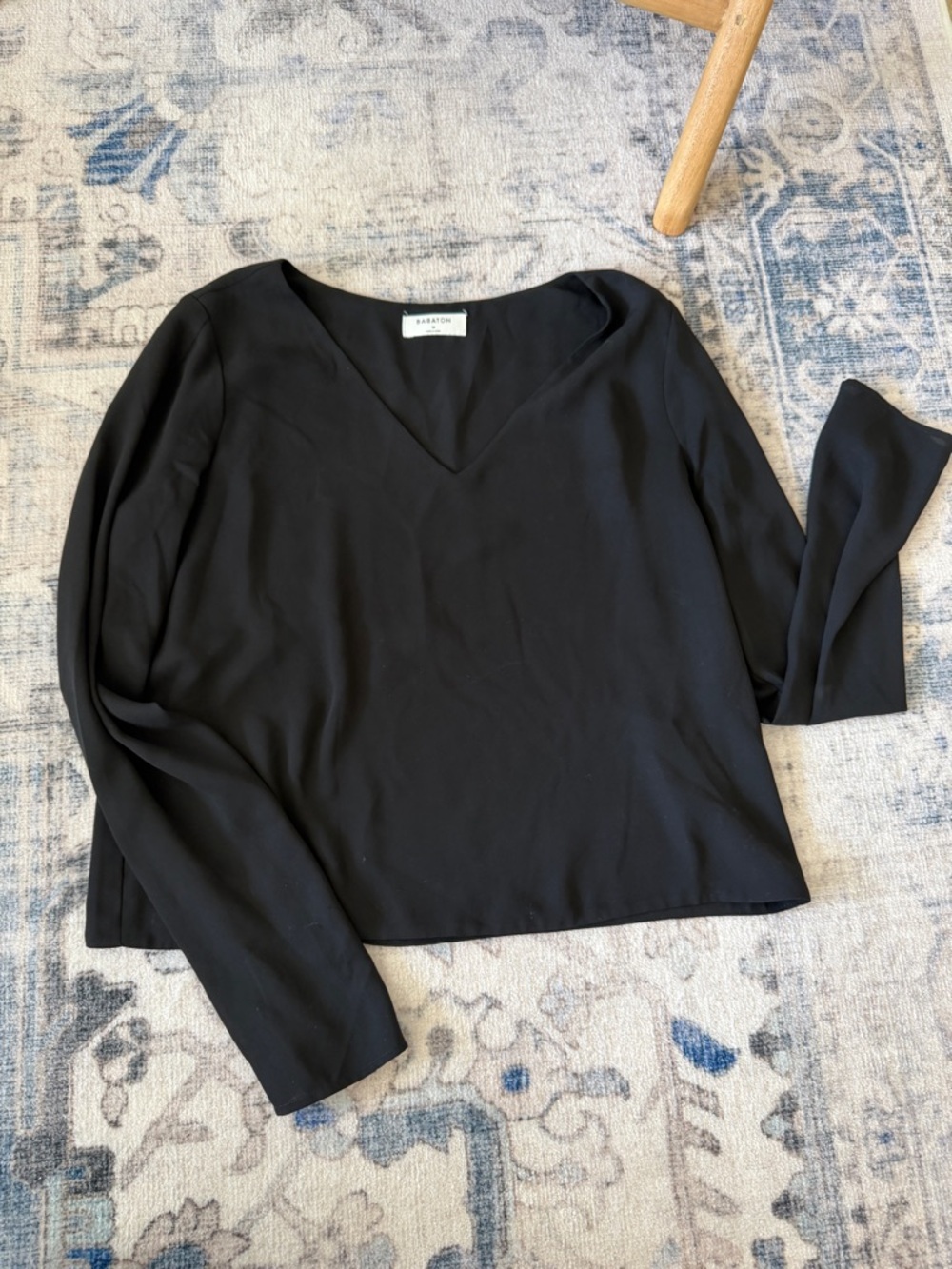Aritzia Babaton Black V-Neck Long Sleeve Top